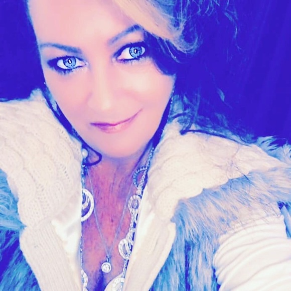 Meet your Posher, Susan - Picture 8 of 8